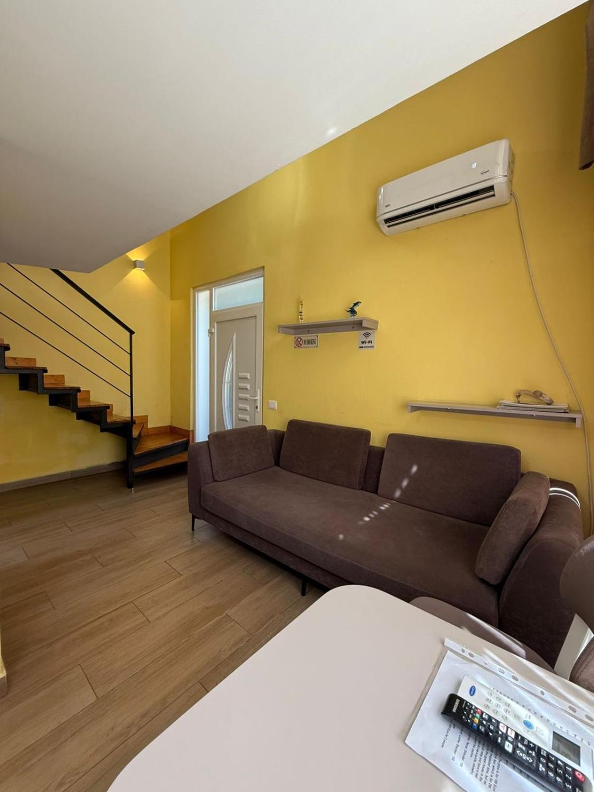 Couette-café Auto Tana Tirana